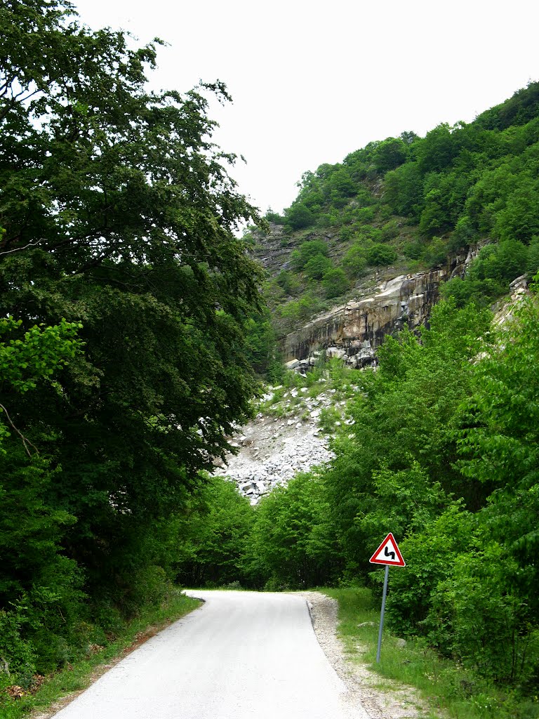 Route climbing near Polenitsa