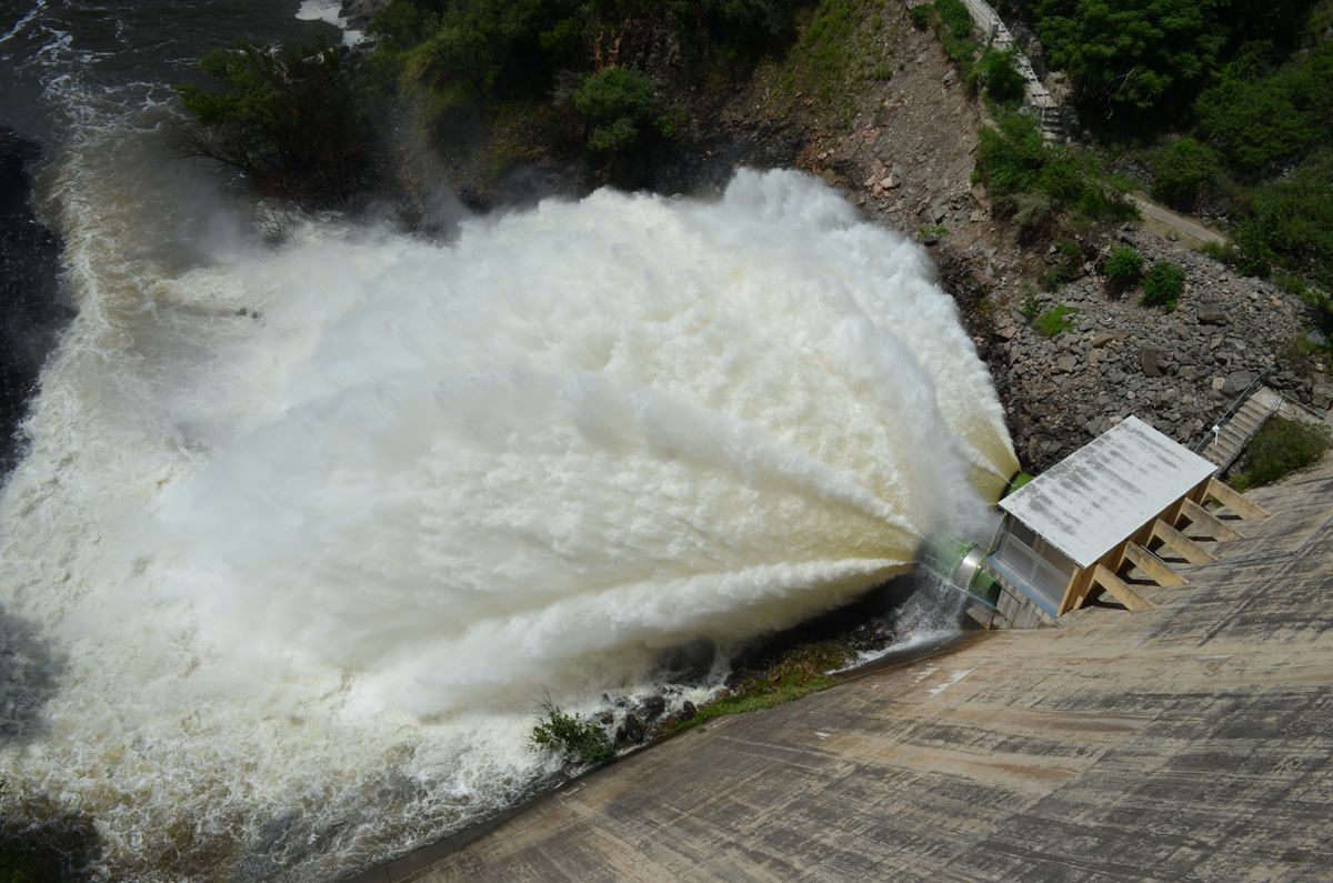 San Roque Dam water fall