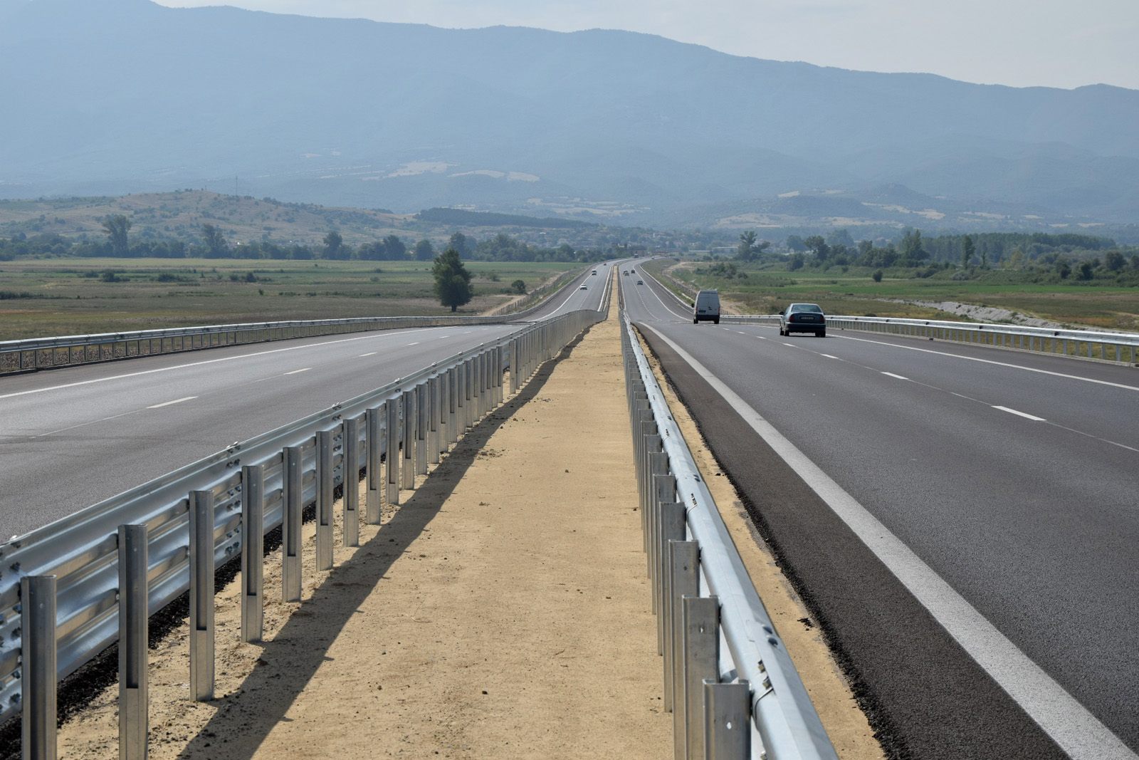 Struma Highway, two lanes in each direction