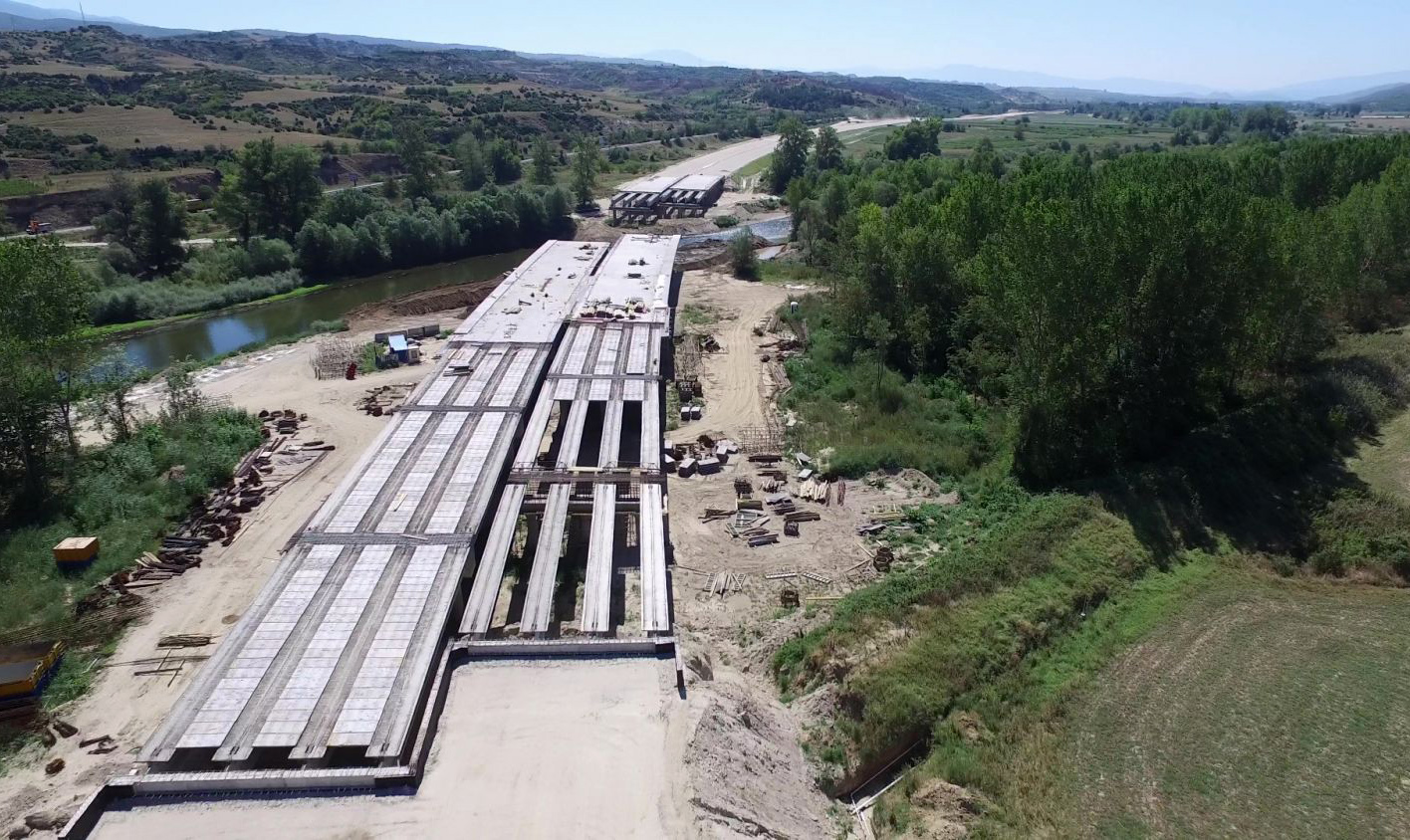 Struma Highway under construction