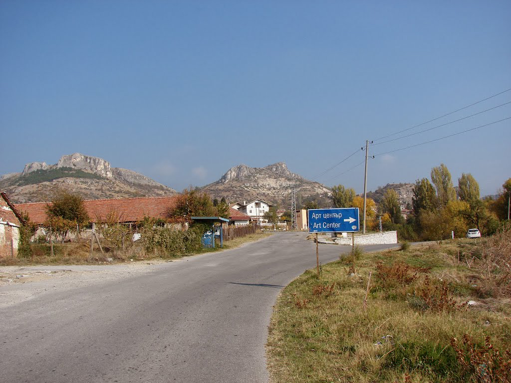 Rocks in the mountains behind Ilindentsi