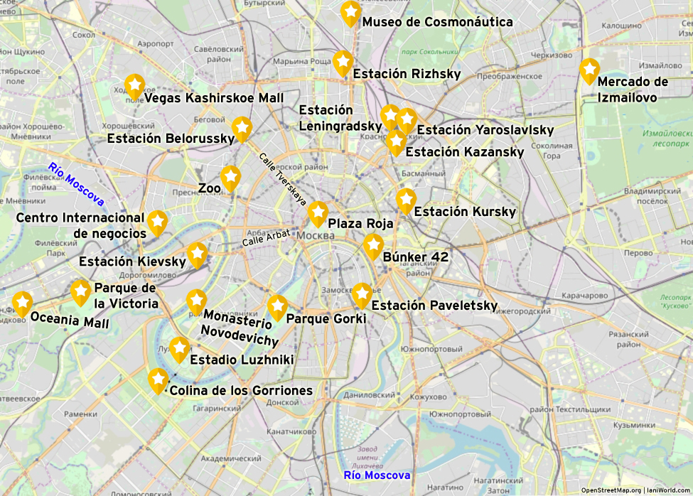 Mapa atracciones y estaciones de tren en área céntrica de Moscú