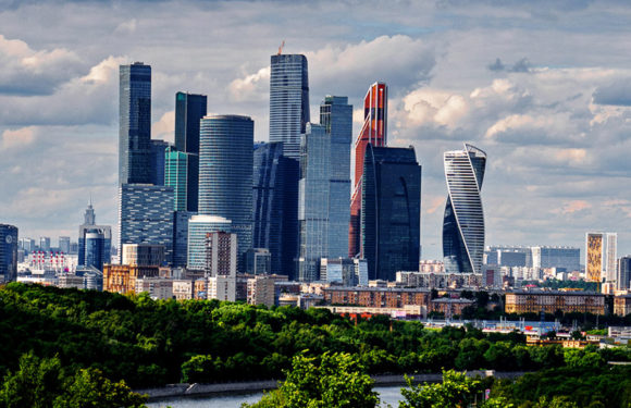 How to get from the airport to Moscow