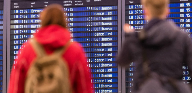 Авиакомпании отменяют рейсы или возвращают деньги из-за вспышки коронавируса